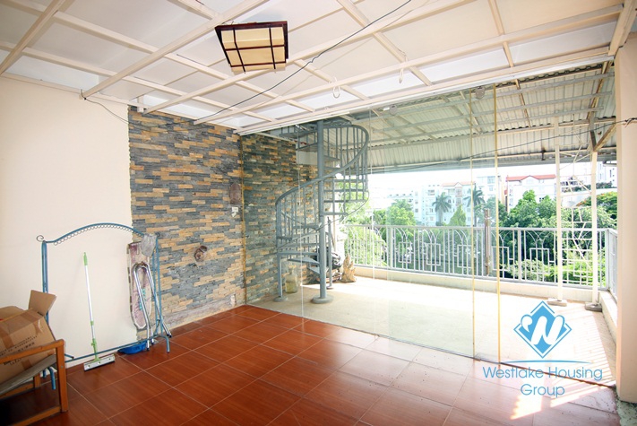 Large 4 bedrooms villa for rent in Tay Ho district